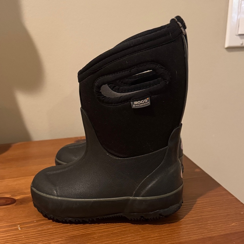BOGS Kids Black Insulated Boots